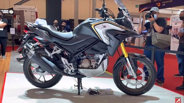 Pricing for the new Honda CB150X starts from RP 32 million (approximately ₹1.67 lakh) for the base variant in In (Youtube/AutonetMagz)