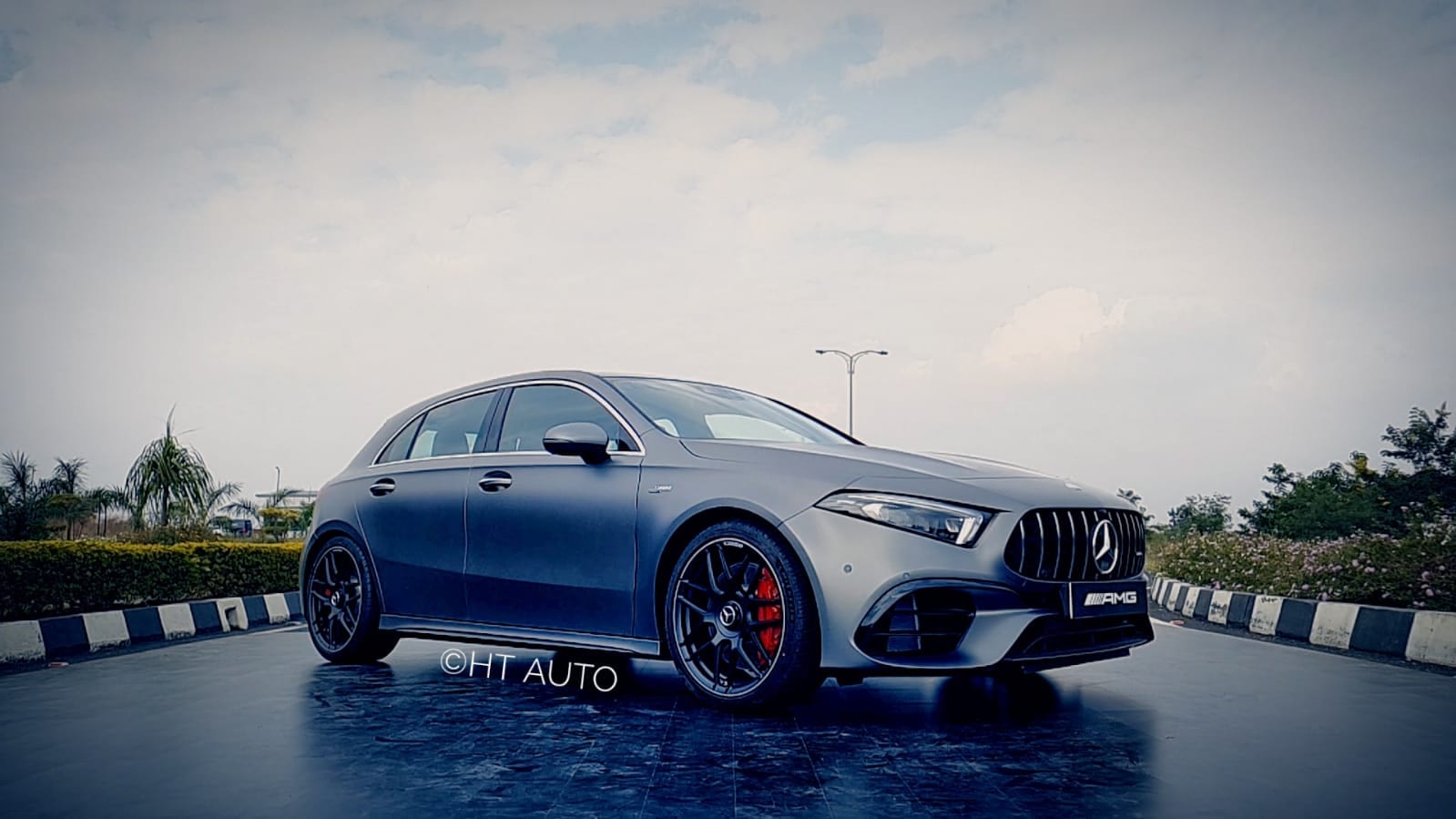 Mercedes-AMG A 45 S 4MATIC+ offers an unrivalled driving experience, bringing together key elements of technology, functionality and safety.