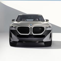 BMW Concept XM features a V-8 engine combined with electric motors to deliver 750 hp and 1,000 Nm of torque.