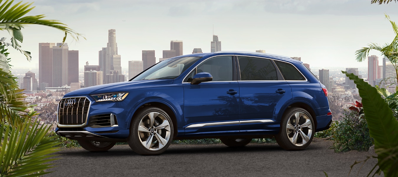 The new Q7 from Audi has a similar exterior styling to that of the outgoing model but expect newer features in the cabin, some being made standard across variants.