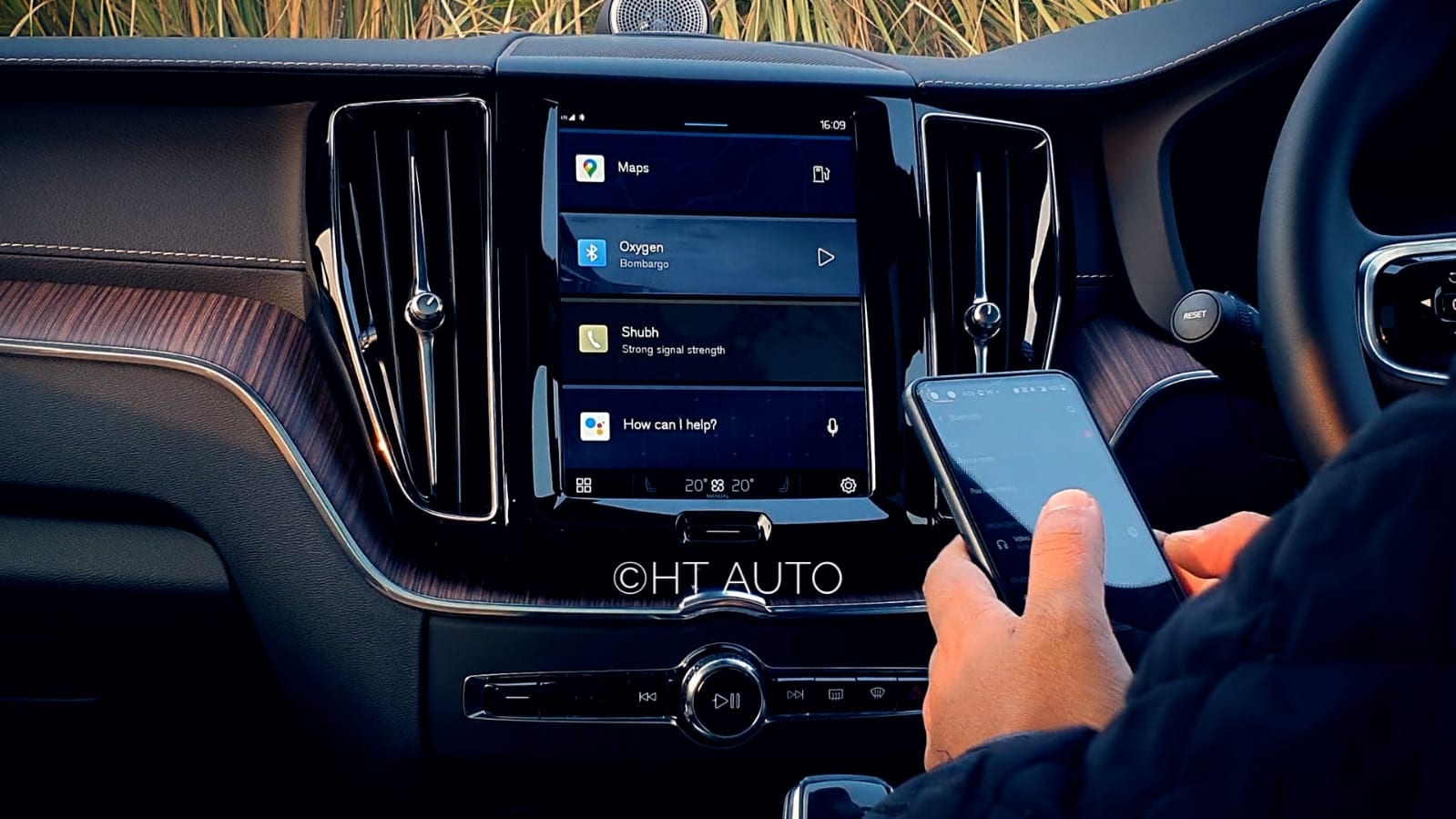 The Volvo app can be used to monitor a wide number of XC60-related functionalities.