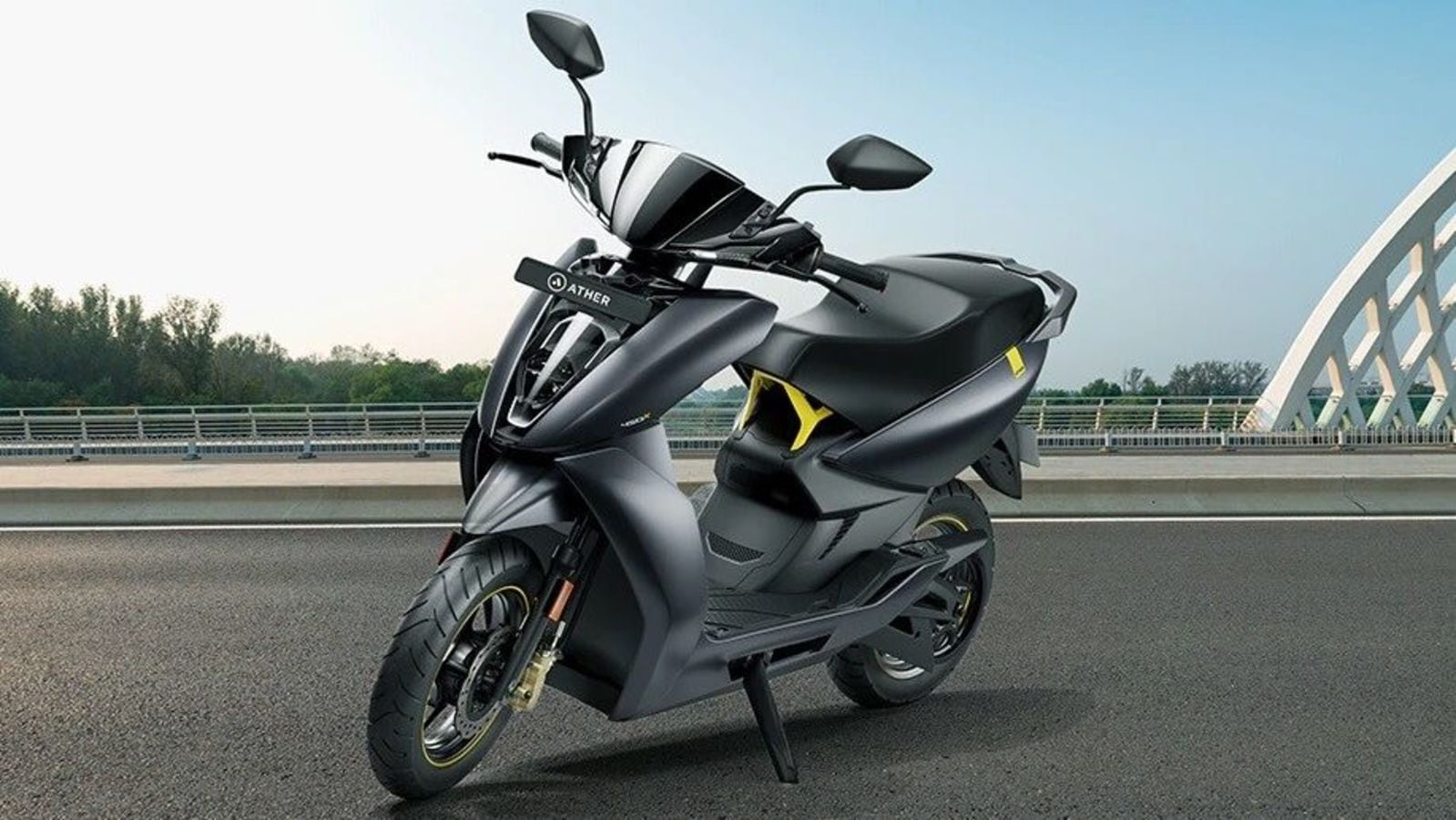 5,000+ electric twowheelers sell weekly in India, govt gives credit to