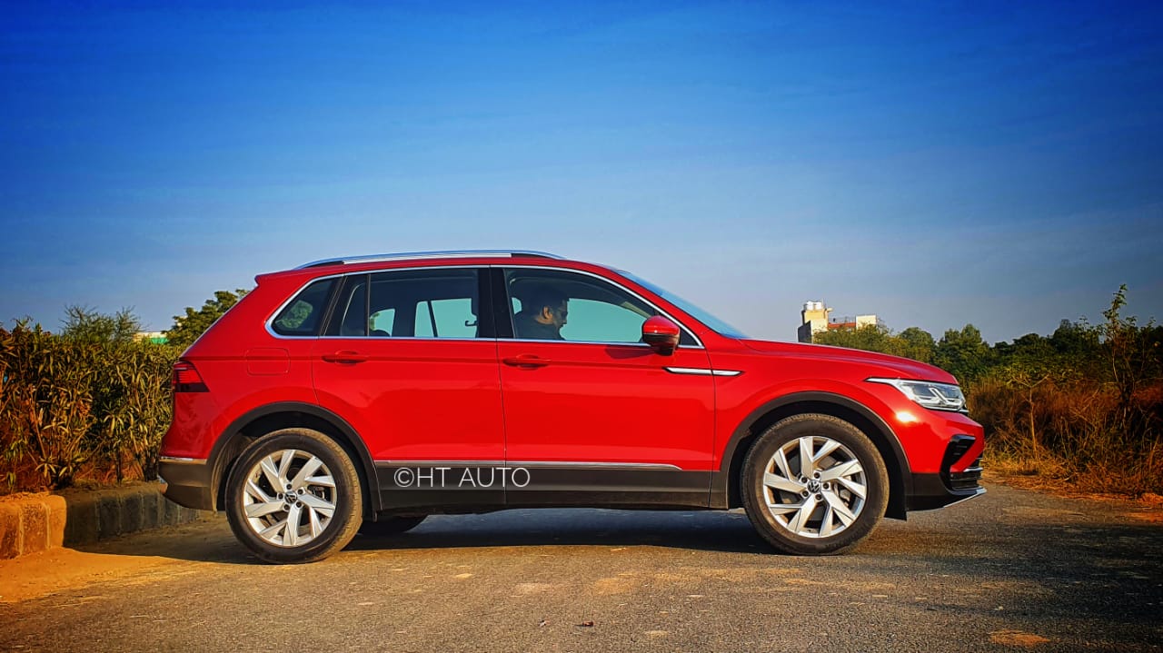 The new Tiguan has an ARAI-certified mileage of 12.65 kmpl. The new Tiguan has an ARAI-certified mileage of 12.65 kmpl.