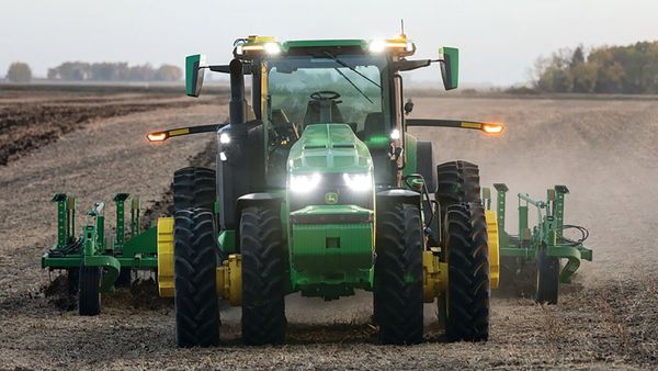 This John Deere tractor can select certain plants for removal while leaving others behind to grow.