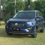 MG Hector 2021 (left) flanked by MG Hector Plus on either side.