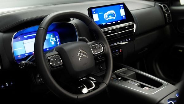 The dashboard layout of the C5 Aircross facelift SUV has changed now with a new touchscreen infotainment system.