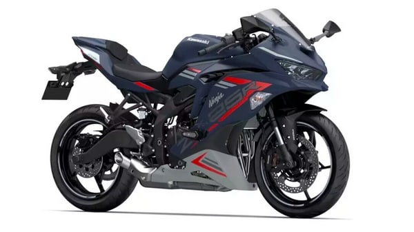 The new paint scheme makes the Ninja ZX-25R look more in line with the bigger Ninja bikes from Kawasaki.