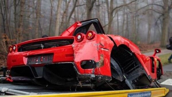Crashed Ferrari Enzo supercar (jeffrey_de_ruiter_photography/Instagram)