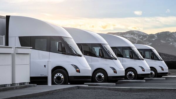 Is this world's first Tesla Semi fleet parked at a Megacharging station ...