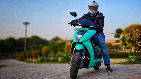 Image of Ather 450X electric scooter.
