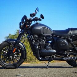 With the Roadster, Yezdi is primarily targeting the audience that is looking up for a premium yet affordable cruiser.