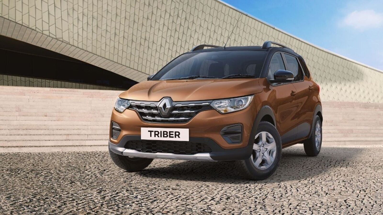 Planning To Buy A Used Renault Triber? You Should Know About Pros