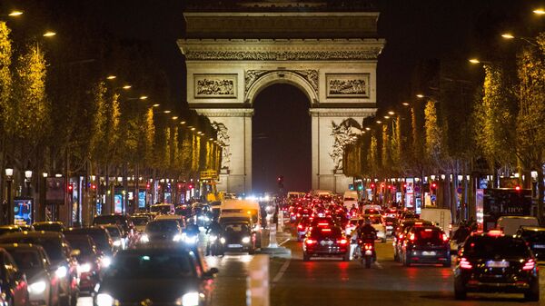 Paris Is Banning Traffic Crossing the City Center From 2024