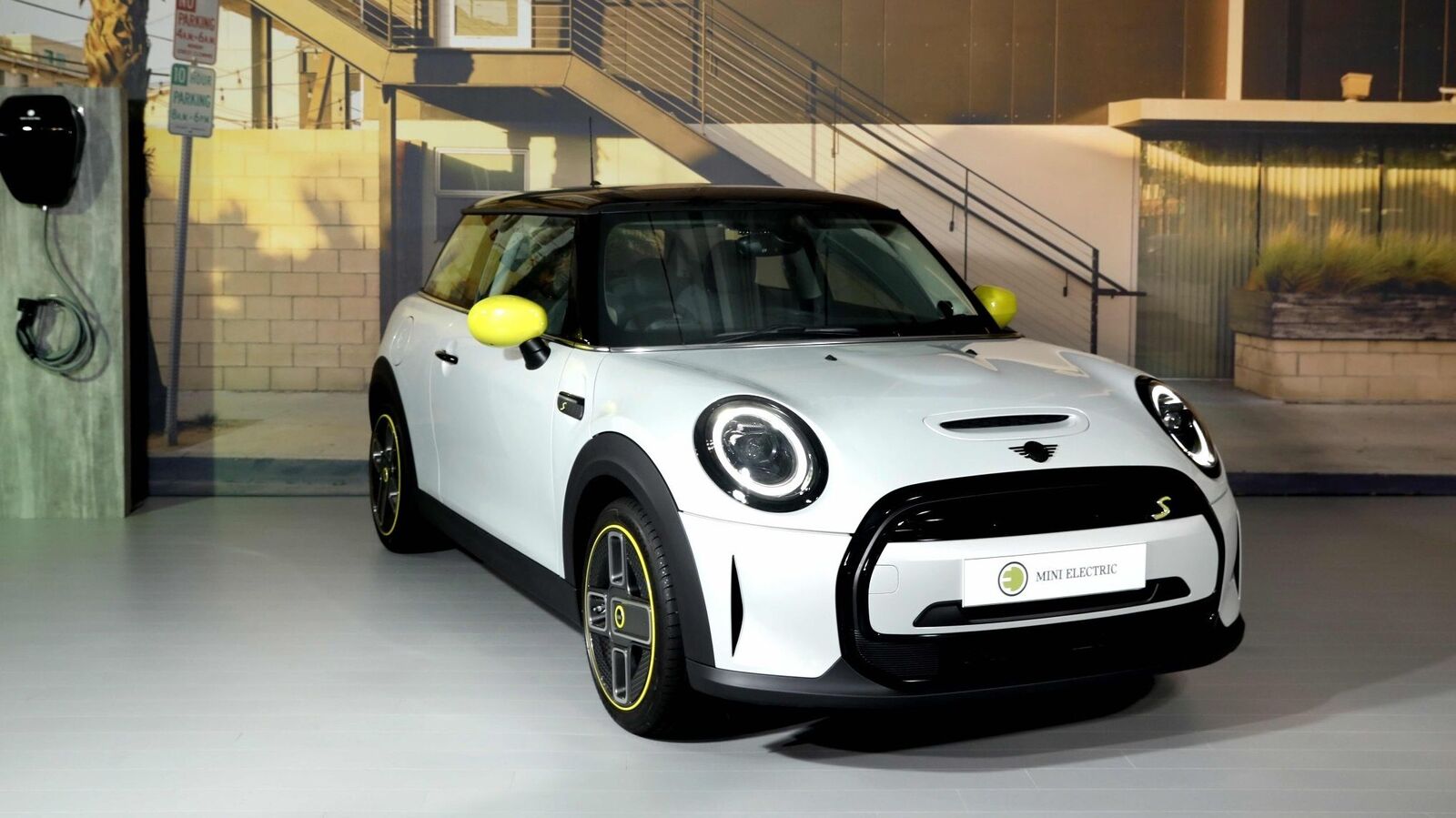 Electric MINI Cooper SE BMW Group launches allelectric MINI Cooper SE