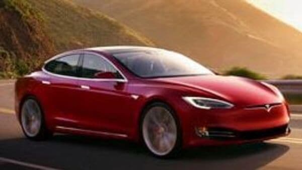 Tesla s deals km range