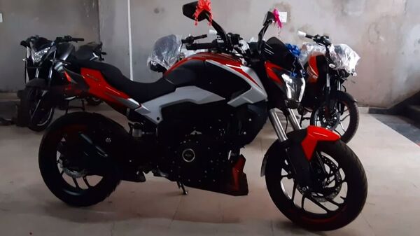 Dominar 250 deals ex showroom price