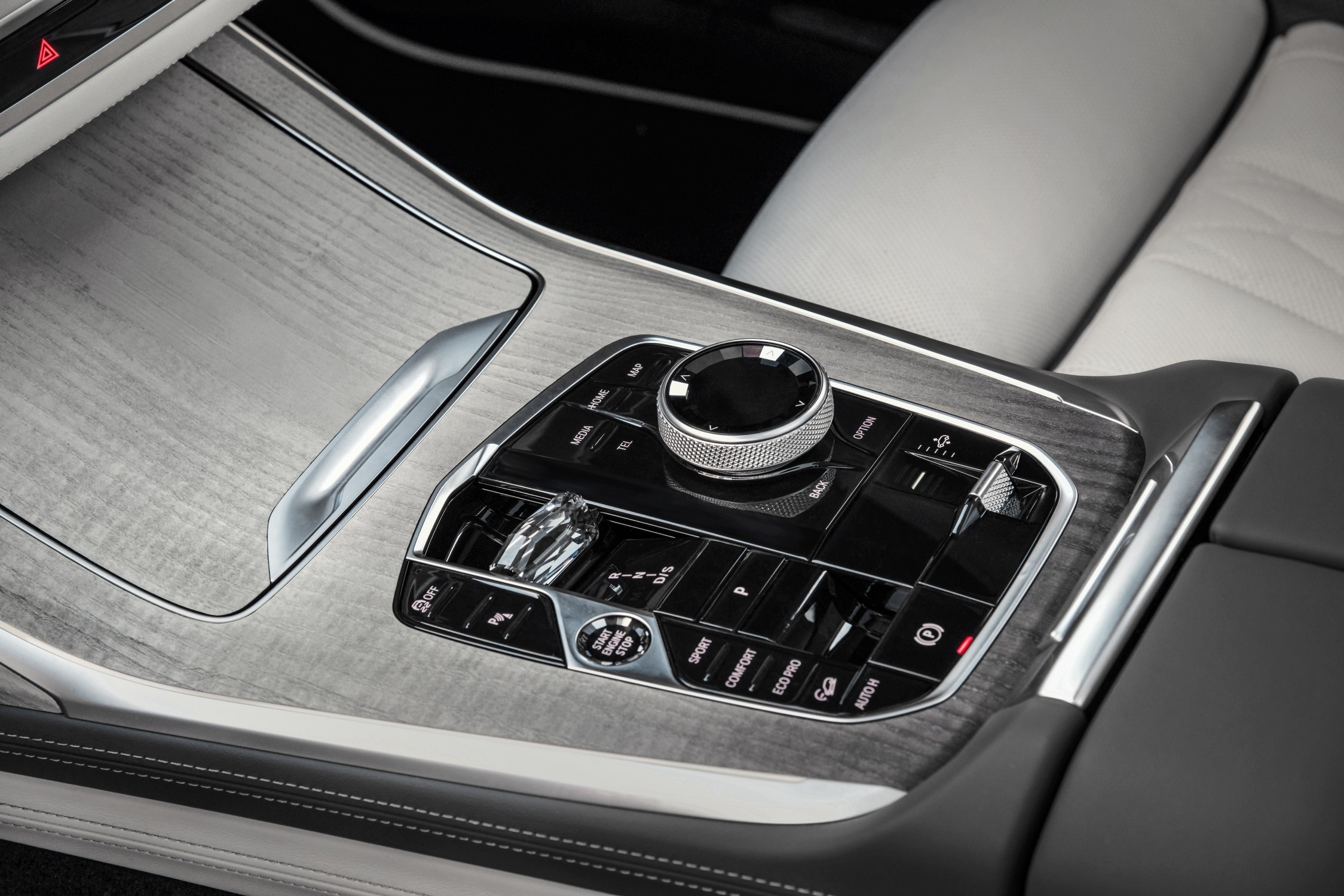 2023 Bmw X7 Glass Controls In Pics 2023 Bmw X7 Is The First Fossil Fuel Car To Get Idrive8 Technology