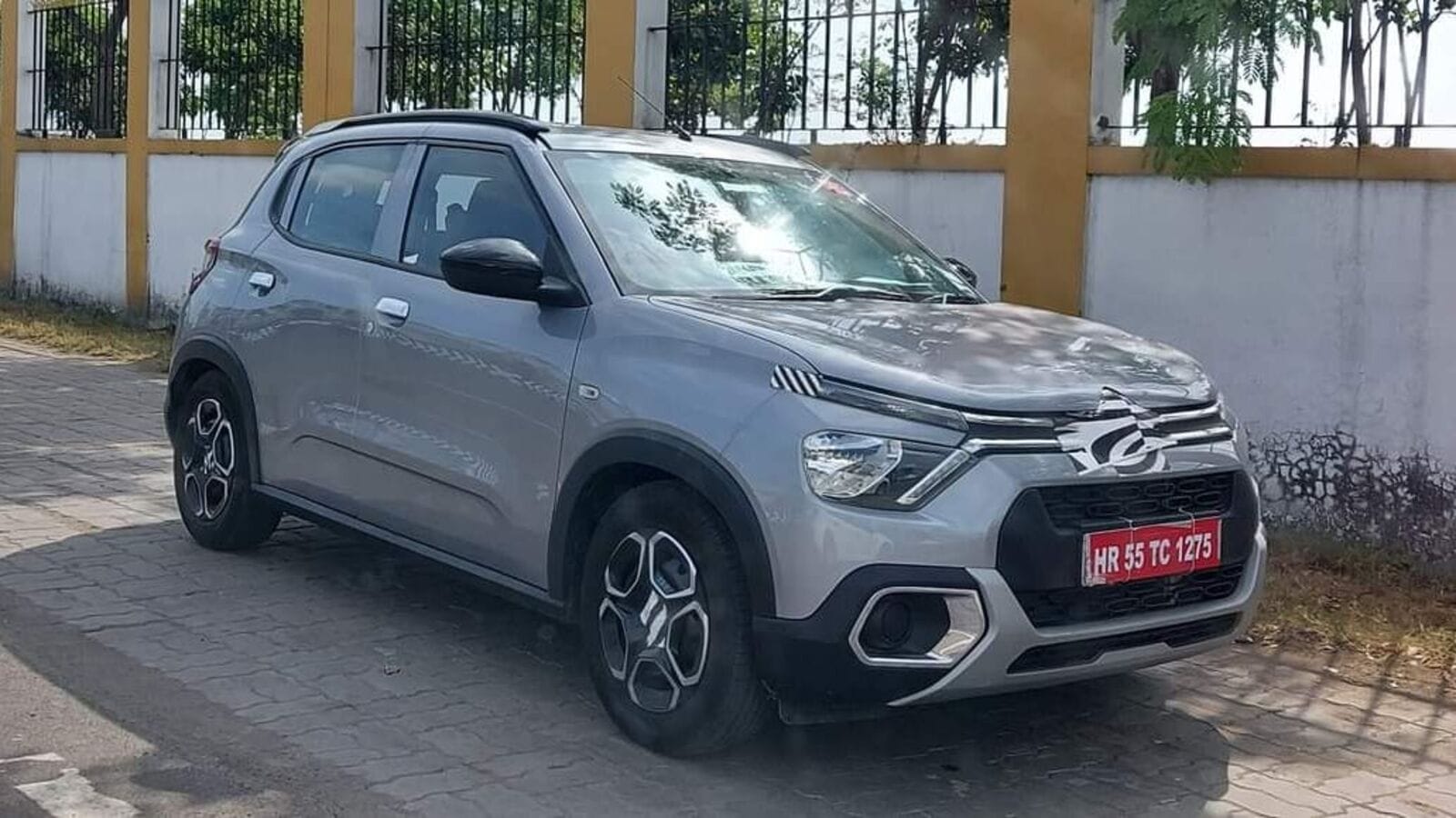 Citroen C3 SUV spotted in India undisguised, reveals exterior details