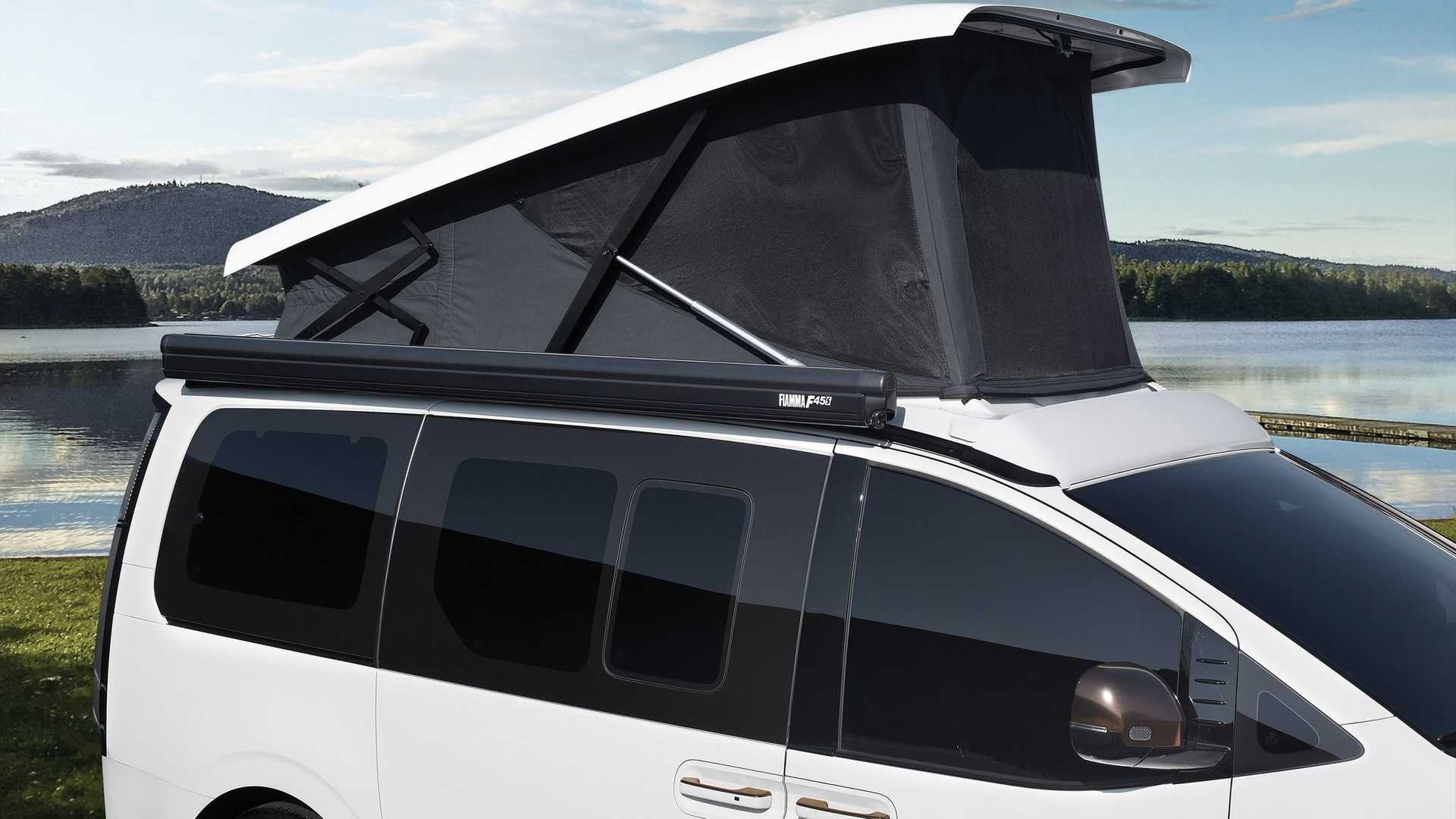 Hyundai Staria Lounge Camper gets a foldable tent positioned on top of the roof. Hyundai Staria Lounge Camper gets a foldable tent positioned on top of the roof.