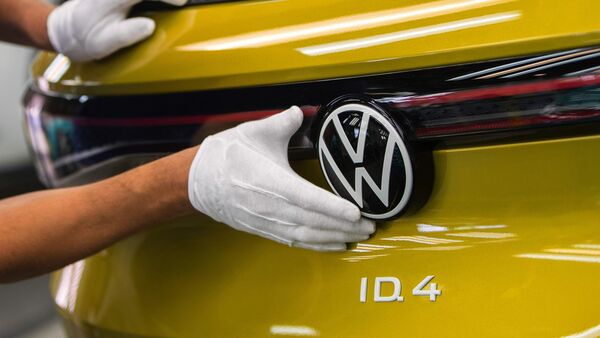 Volkswagen boosts e-car investment plan in Spain to 10 billion euros 