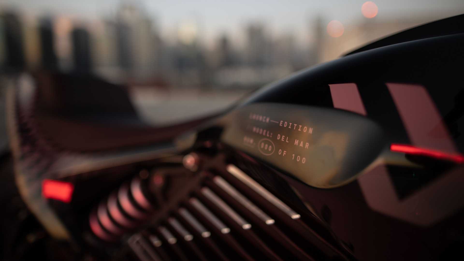Harley-Davidson LiveWire Del Mar is available in exclusive Jasper Gray and Comet Indigo paint theme options. Harley-Davidson LiveWire Del Mar is available in exclusive Jasper Gray and Comet Indigo paint theme options.