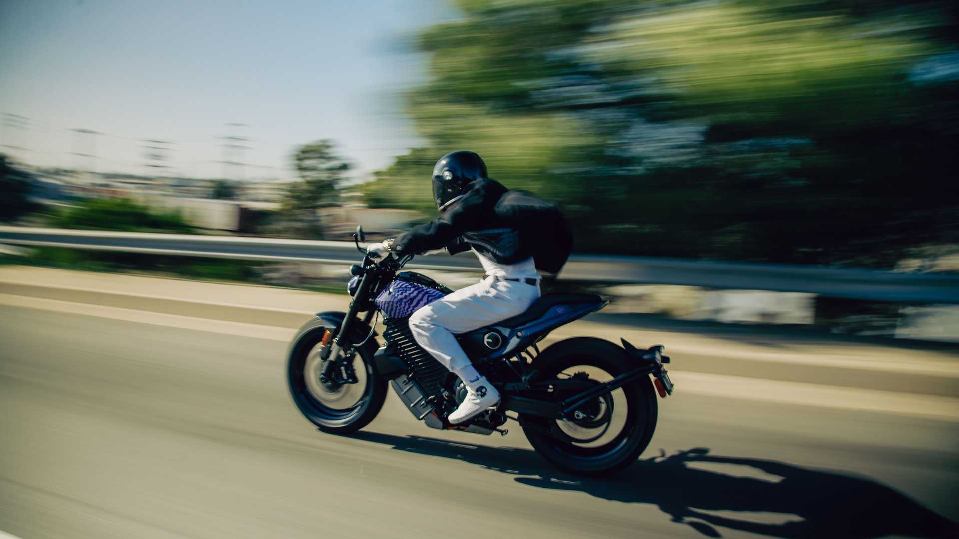 Harley-Davidson LiveWire Del Mar will be built on manufactured to order basis and it is priced at $17,699. Harley-Davidson LiveWire Del Mar will be built on manufactured to order basis and it is priced at $17,699.