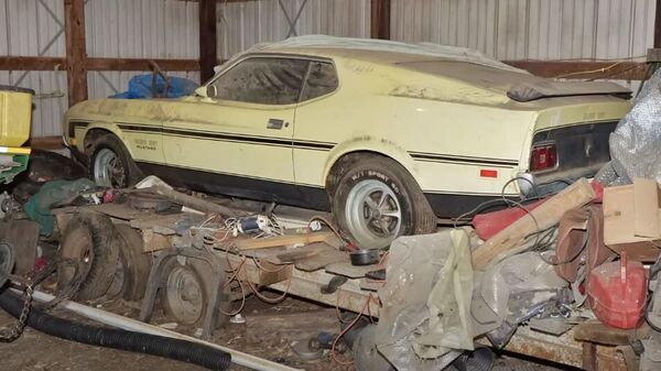 Mire: El raro Boss 351 Mustang de 1971 no se ha movido ni una pulgada del granero en 46 años