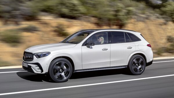 Mercedes is offering the new GLC with mild-hybrid technology as well as plug-in hybrid variants too. The GLC 300 e is powered by a 2.0-litre turbo petrol engine paired to a 100kW electric motor with a combined output of 313 hp. The 300 e and all the plug-in hybrid models get a 31kWh battery pack. It offers 120 kms of range in full charge. The GLC 300 de diesel plug-in hybrid is paired to a 100kW motor and battery with a combined output of 335 hp and an electric range of up to 117km. The GLC 400 e, powered by a 2.0-litre turbo petrol engine, provides a combined output of 381 hp and a 120km electric range. Mercedes is offering the new GLC with mild-hybrid technology as well as plug-in hybrid variants too. The GLC 300 e is powered by a 2.0-litre turbo petrol engine paired to a 100kW electric motor with a combined output of 313 hp. The 300 e and all the plug-in hybrid models get a 31kWh battery pack. It offers 120 kms of range in full charge. The GLC 300 de diesel plug-in hybrid is paired to a 100kW motor and battery with a combined output of 335 hp and an electric range of up to 117km. The GLC 400 e, powered by a 2.0-litre turbo petrol engine, provides a combined output of 381 hp and a 120km electric range.