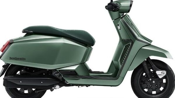 The X300 features an unmistakable Lambretta design. 