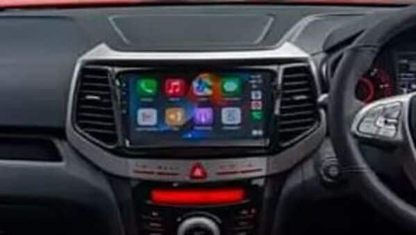 Apple CarPlay offers this unique feature through its latest version.