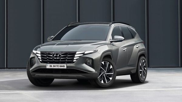 2022 Hyundai Tucson facelift SUV benefits from the company's Sensuous Sportiness design language.
