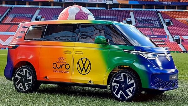 Volkswagens Tiny Id.buzz Fußballlieferwagen (@Tinyfootballcar/Twitter)
