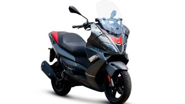 Aprilia SR Max250 HPE has been launched in China. 