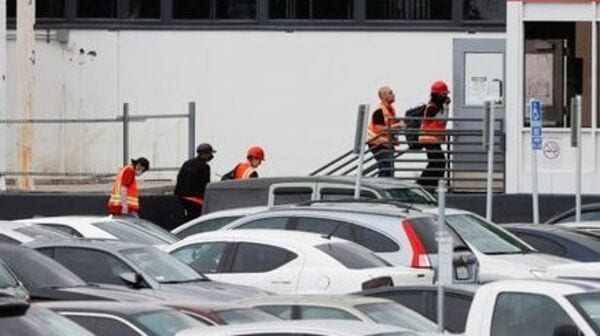 Tesla a annoncé qu'il licencierait 229 employés travaillant au bureau du fabricant de véhicules électriques à San Mateo, en Californie, quelques semaines après que le PDG Elon Musk a fait allusion à des suppressions d'emplois.  (Reuters)