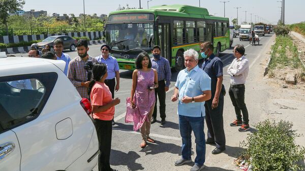 File photo of Delhi Transport Minister Kailash Gahlot during the bus lane discipline enforcement drive on the Outer Ring Road, in New Delhi on April 1, 2022.  (PTI)