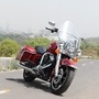 The auxiliary type lamps on the Harley-Davidson Road King that flank the main headlight give it a very retro and a tad artistic appeal. (HT Auto/Mithlesh Kumar)