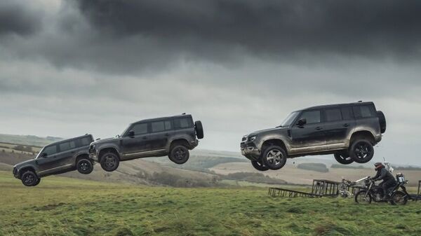 A scene showing Defender units in action during the shooting of the newest James Bond movie. A scene showing Defender units in action during the shooting of the newest James Bond movie.