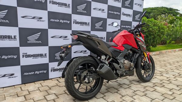 The Honda CB300F competes with the Suzuki Gixxer 250 and Bajaj Dominar 250 in this segment 