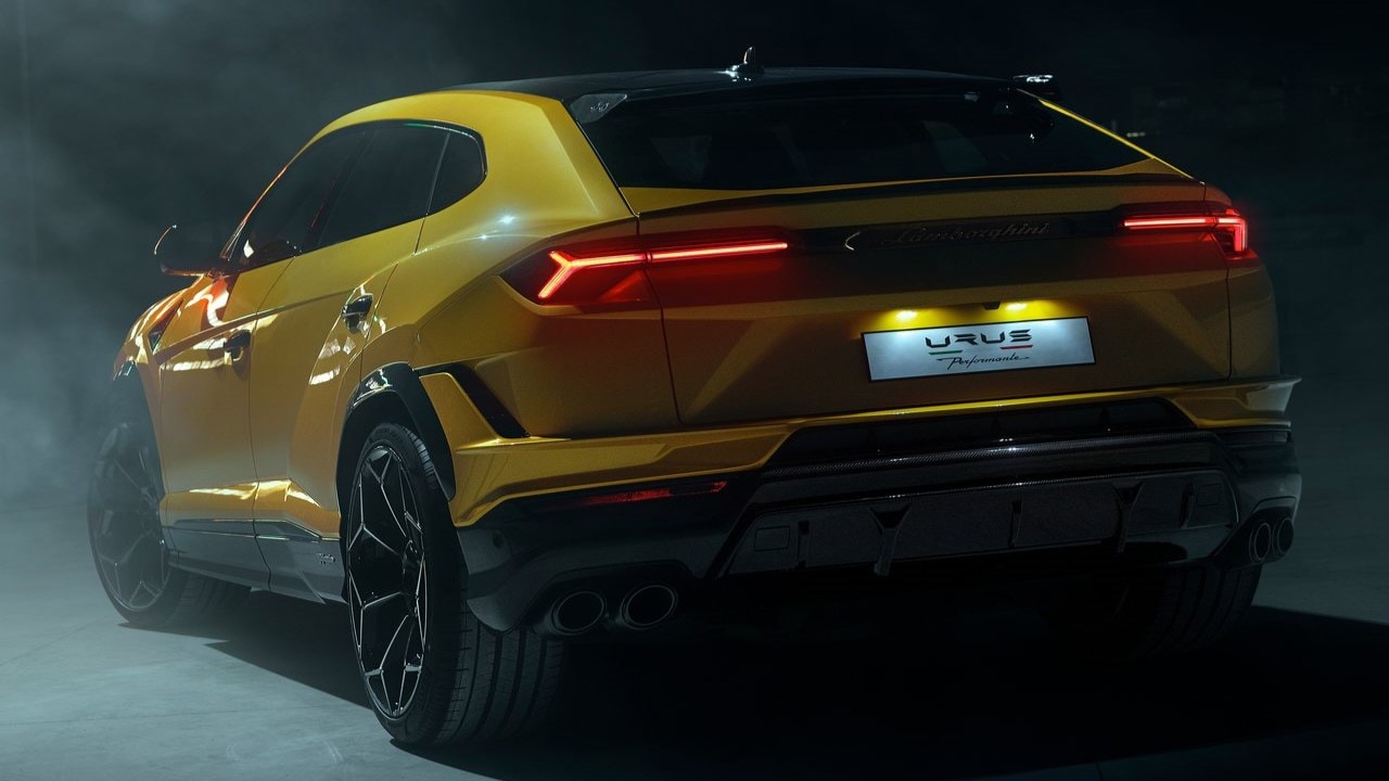 The Urus Performante looks more aggressive than before. 