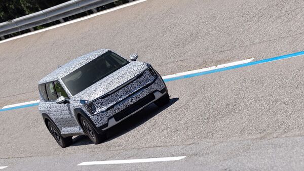 Kia EV9 will be unveiled in the first quarter of 2023.