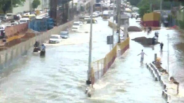 Even the airport in Bengaluru suffered a lot due to the heavy rainfall. Even the airport in Bengaluru suffered a lot due to the heavy rainfall.