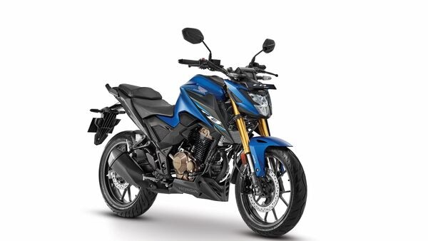 Bajaj Dominar 400 Vs Honda Cb300f Price Specs Design And Hardware Comparison Bike News