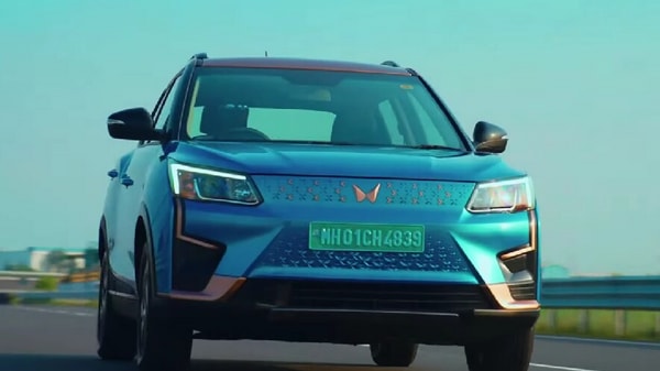 Mahindra Unveils Its First XUV400 EV SUV, To Launch in January 2023 :  Dimensions, Range & More | Electric Vehicles News