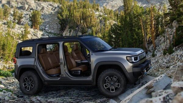Jeep will give its latest generation of Uconnect system, including detailed travel guides of the most notable off-road trails
