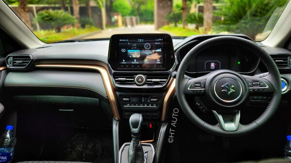 A look at the all-black interiors with Champagne Gold accents on the strong hybrid model of the Grand Vitara.