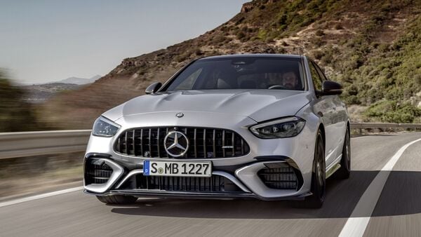 Mercedes-Benz has officially introduced the all-new Mercedes-AMG C63 E Performance 2024 sedan.  The Formula 1-inspired performance car was AMG's first without a V8 engine.  For the first time it adds more electrical power.