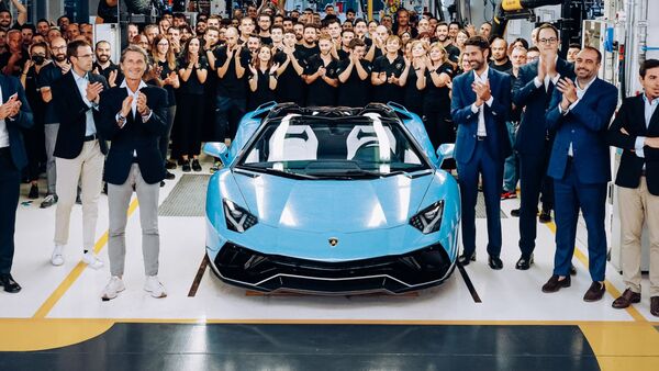 Lamborghini reveals the last V12-powered cars it will build before