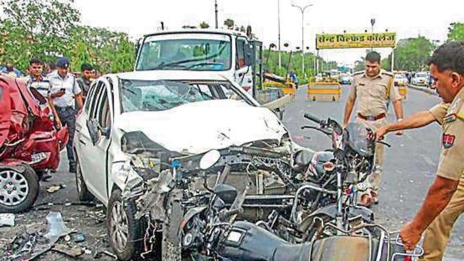 Good Samaritan Law in India: How to report road accident minus trouble | HT  Auto