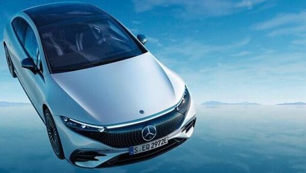 Mercedes-Benz EQS 580 EV comes multiple OTA functions. 