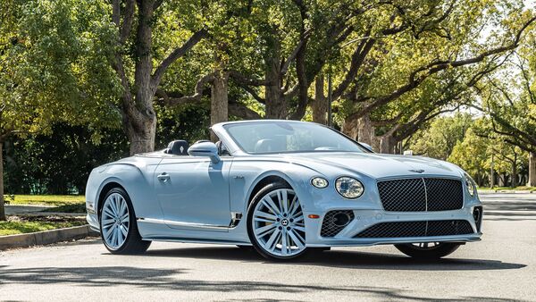 The first of the three Beverley Hills special edition Continental GTC Speed models features Jetstream II blue finish.